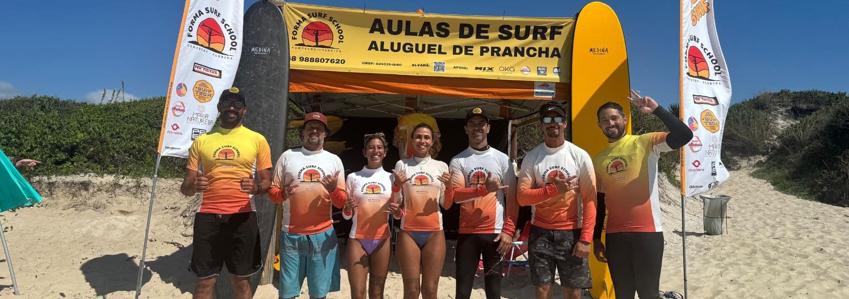 Foto dos instrutores da Forma Surf School